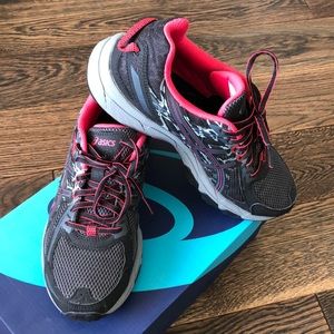 Asics women Gel Venture 6 athletic shoes